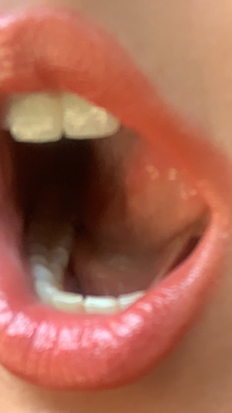 Tiny feet model free pics