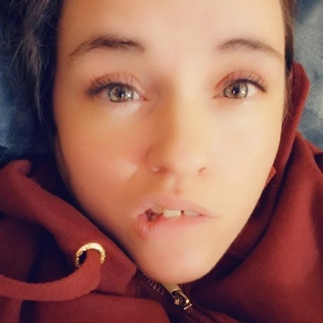 Tiffani Simon star free picture