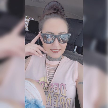 Lynay sexy pornstar photo