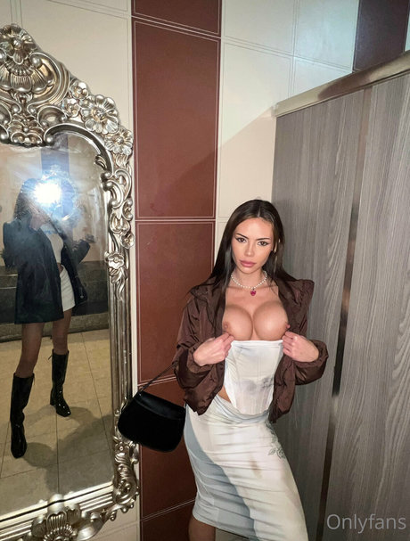 Tayleah Jade exclusive star gallery