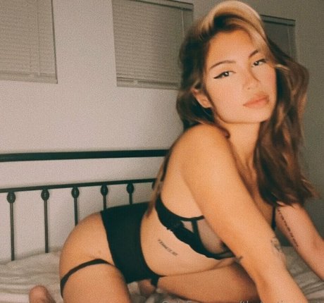 Ilah Dizon free model archive