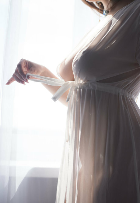 Elle Mira pornographic actress pic