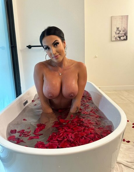 Courtney Tillia exclusive star gallery