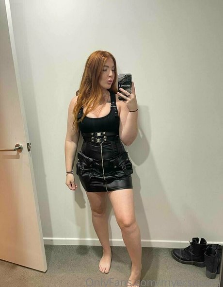 Myersquats pornstar sex image