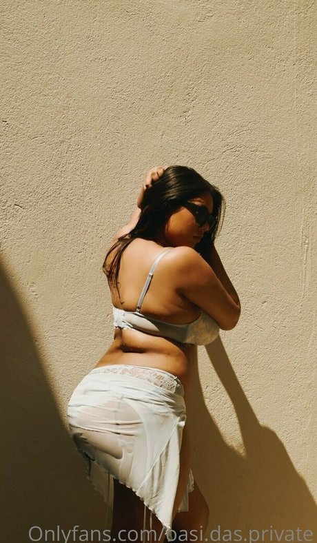 Oasi Das model top pictures