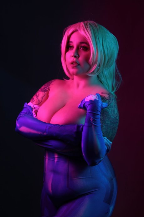 Envy Us model xxx pic