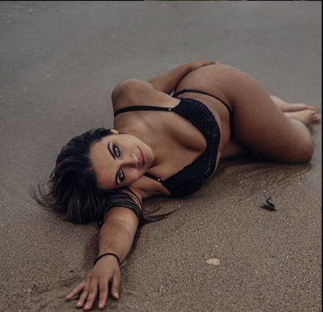 Flavia de Sousa_ adult model images