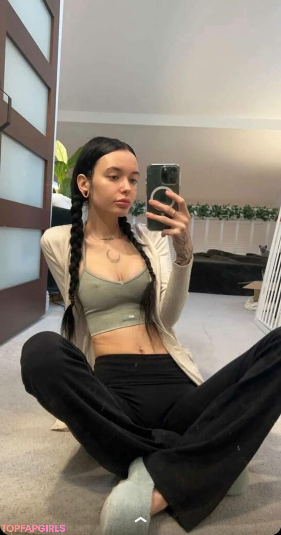 Stormy Summers model exclusive image