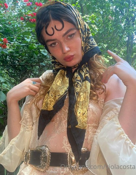 floraauclair exclusive model archive