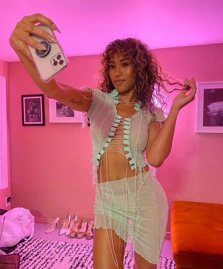 Sydney Park star erotic archive