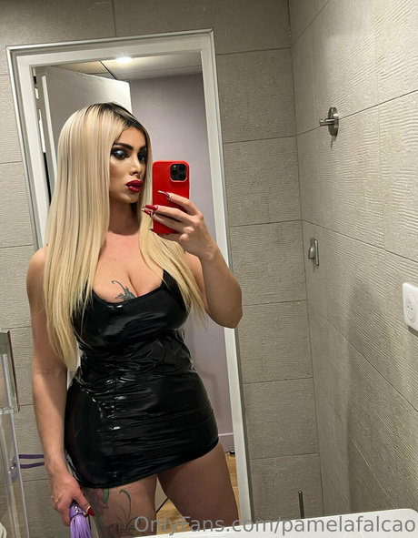 pamelafalcao model adult pic