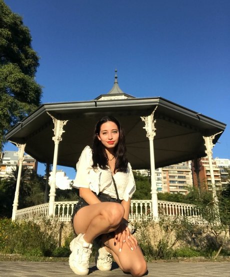 Milagros Seghi model adult pic