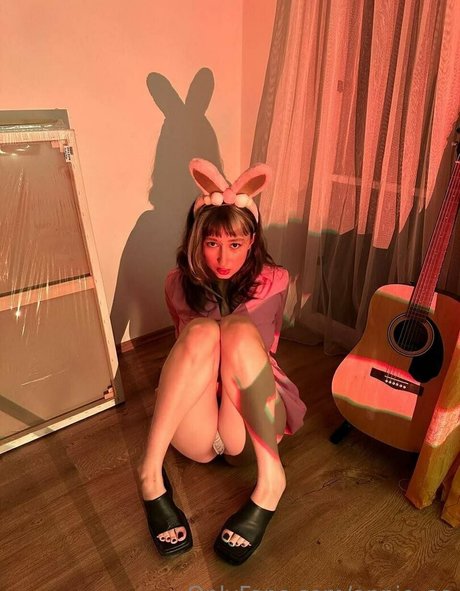 annie aa adult model pictures