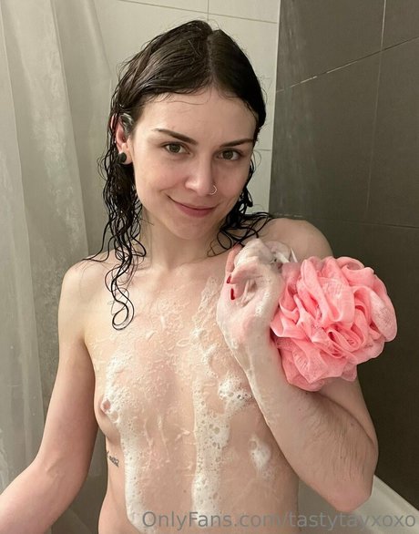 tastytayxoxo hd model photo