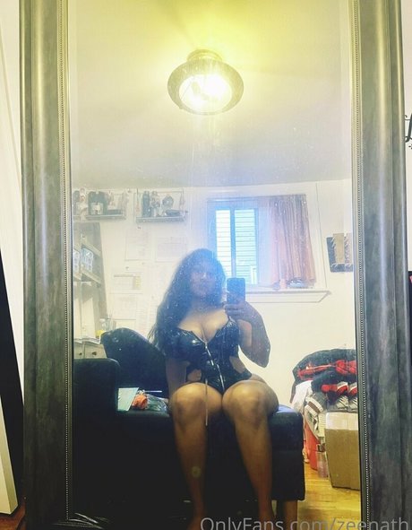 zeenath nice model photo