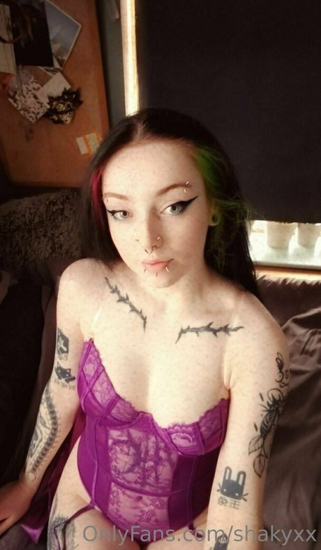 shakyxx pornstar nudes galleries