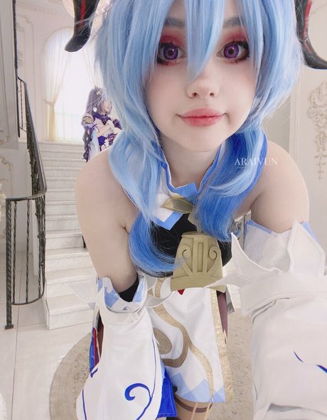 Araivun model exclusive gallery