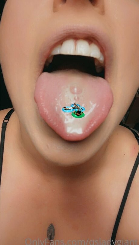 qsladygiant model sex picture