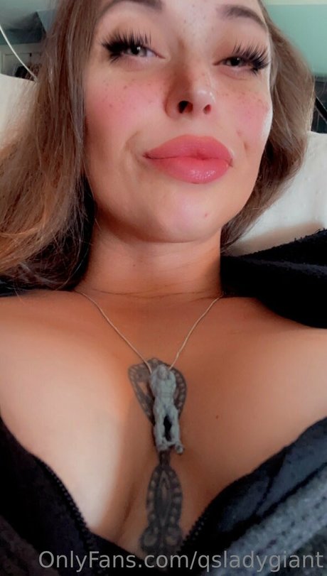 qsladygiant beautiful model photos
