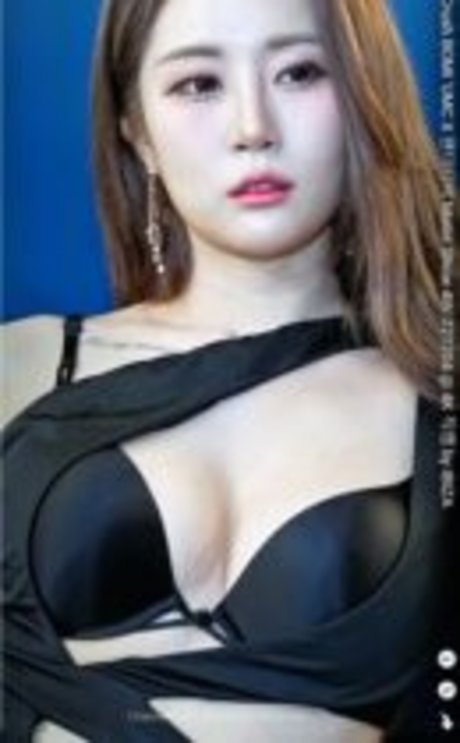 Bomi Girl Crush nudes pornstar pics