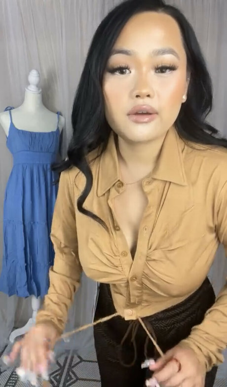 Ylvwj naked model image