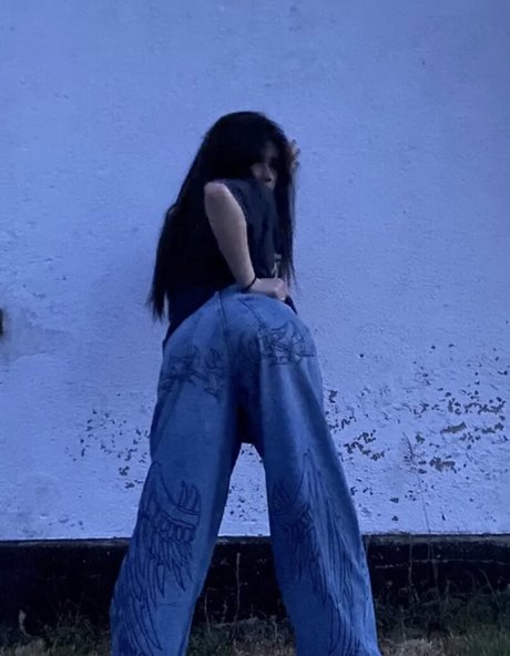 empzthy actress photos