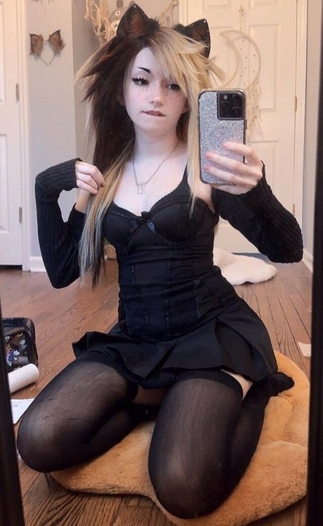 Sleepystrawbaby star hot photos