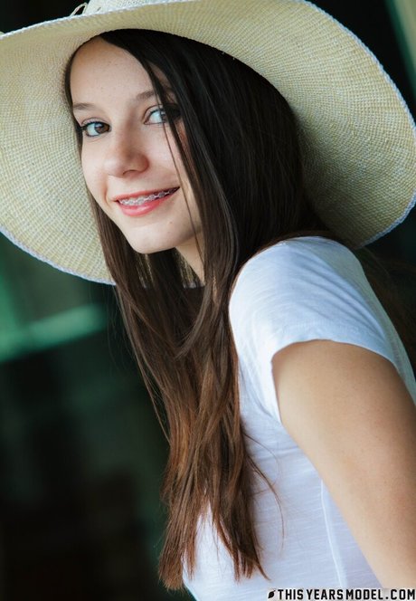 Rilee Marks porn model photo