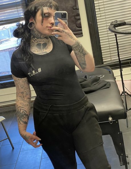 spookisideshow star nice pic