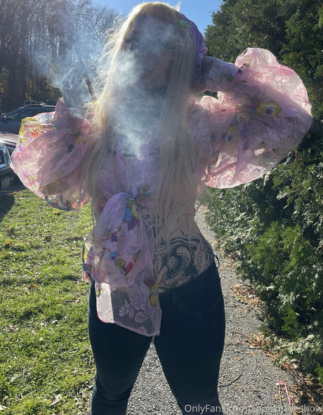 spookisideshow naked model photos