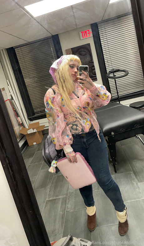 spookisideshow model sex images