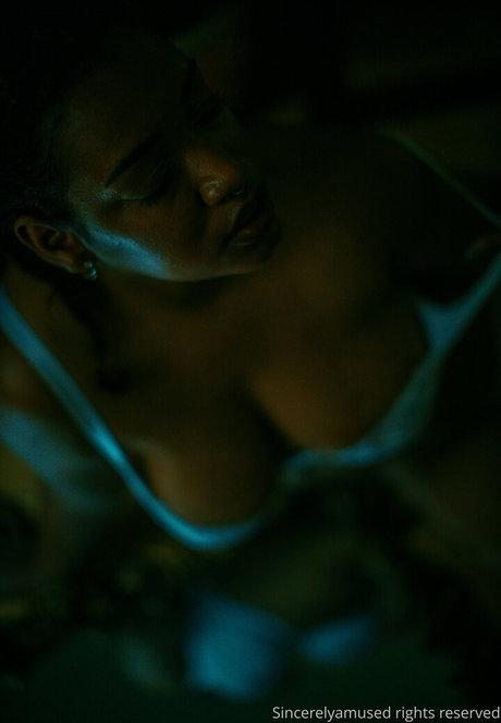 sincerelyamused model nude photos