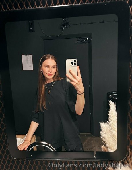 ladyshapes sexy pornstar archive