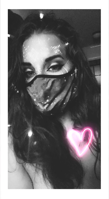 Soothe Sayer pornstar nude photos