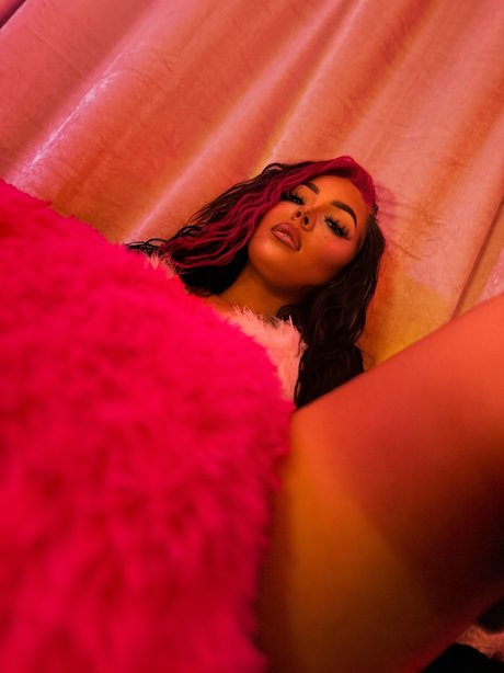 PINKIE QUEEN_ pornstar pretty img