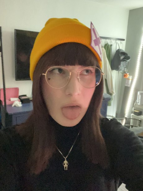 PummyYussy adult star photo