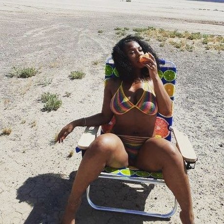 Upscalebrielle sex star archive