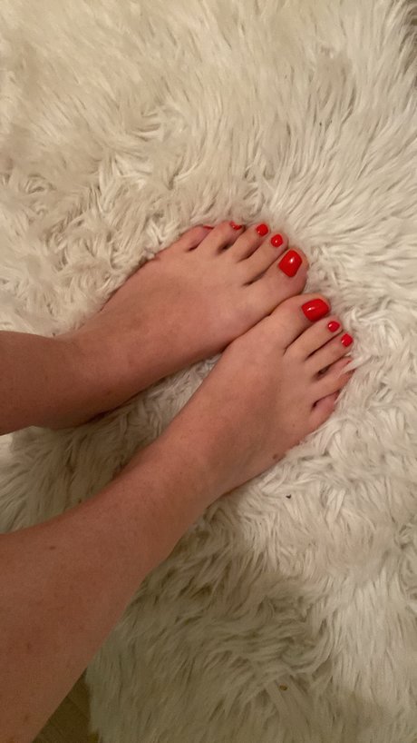 Belgianfeetforyou model naked image