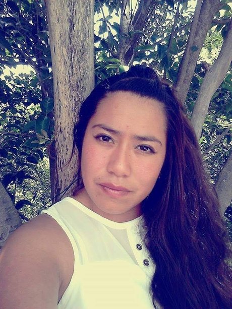 RosyArtu1993 naked star pics