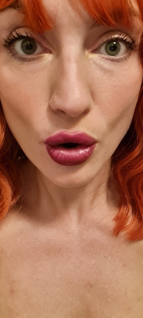 Phannydae star naked gallery