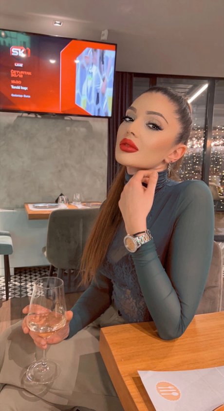 Nena Levin model erotic picture