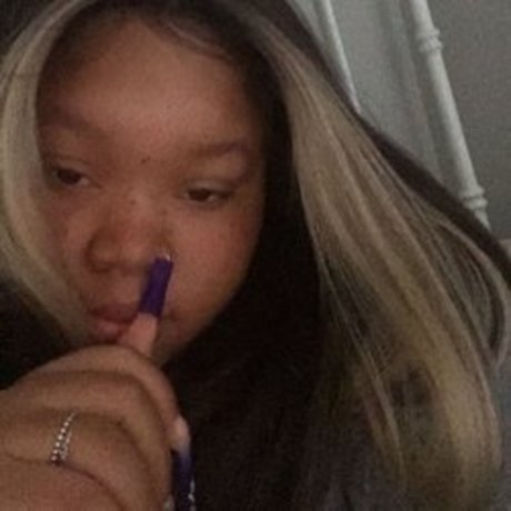 BIGHUN_ sexy model photo