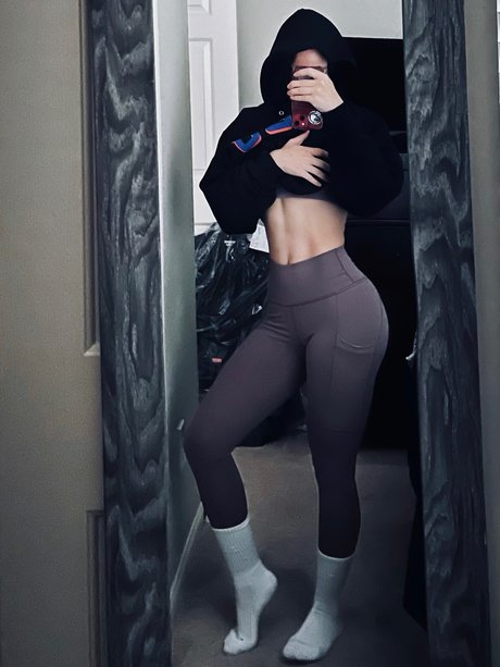 Micklob pretty actress photos