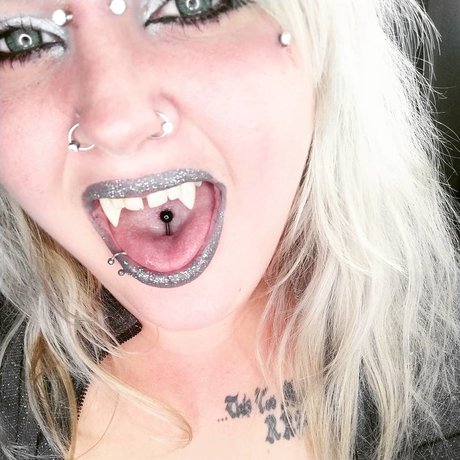 Silver Wolfe beautiful model pictures