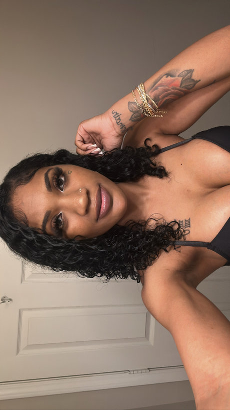 Pretti Pink P pornstar galleries