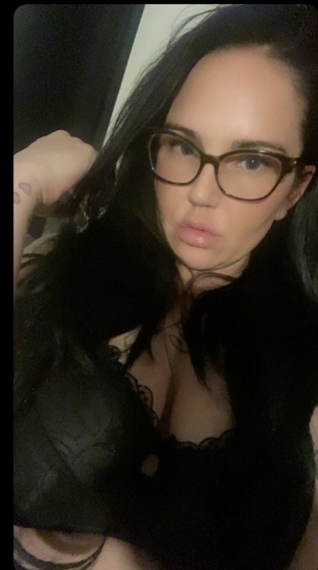 Ladydoris87 erotic model archive