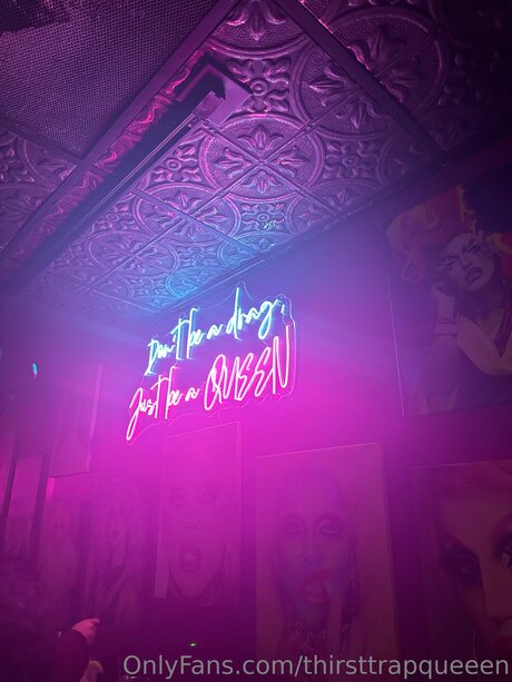 Queeen_ pornstar hot pic