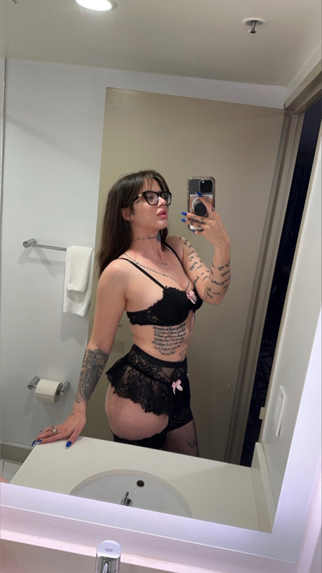 PrettyBabyXXX exclusive actress image