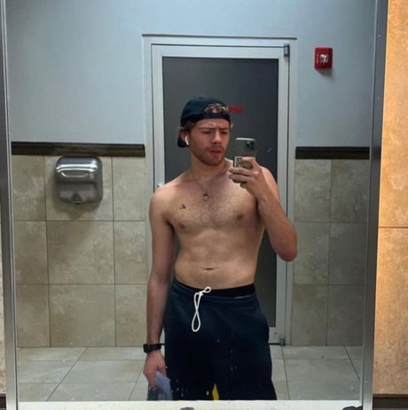 Prince of Penis pretty model pic