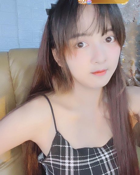 ArMy__May star nude image